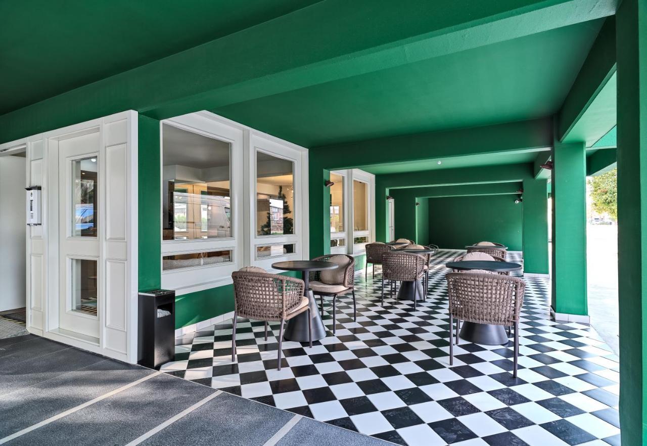 Liv The City Suites Adults Only Λάρνακα Εξωτερικό φωτογραφία
