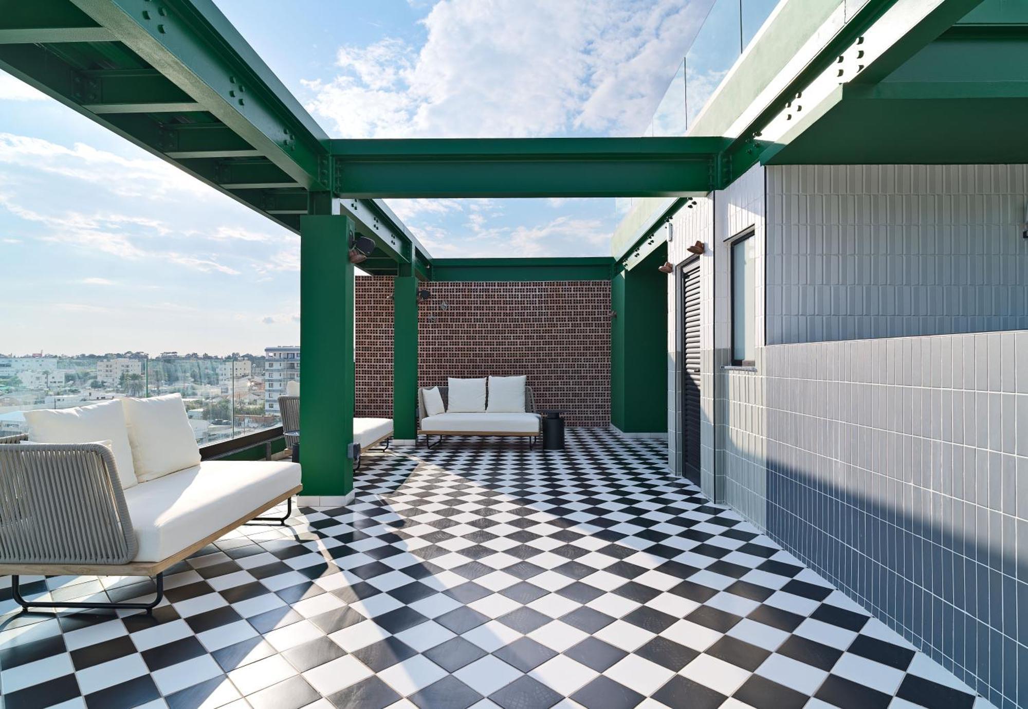 Liv The City Suites Adults Only Λάρνακα Εξωτερικό φωτογραφία