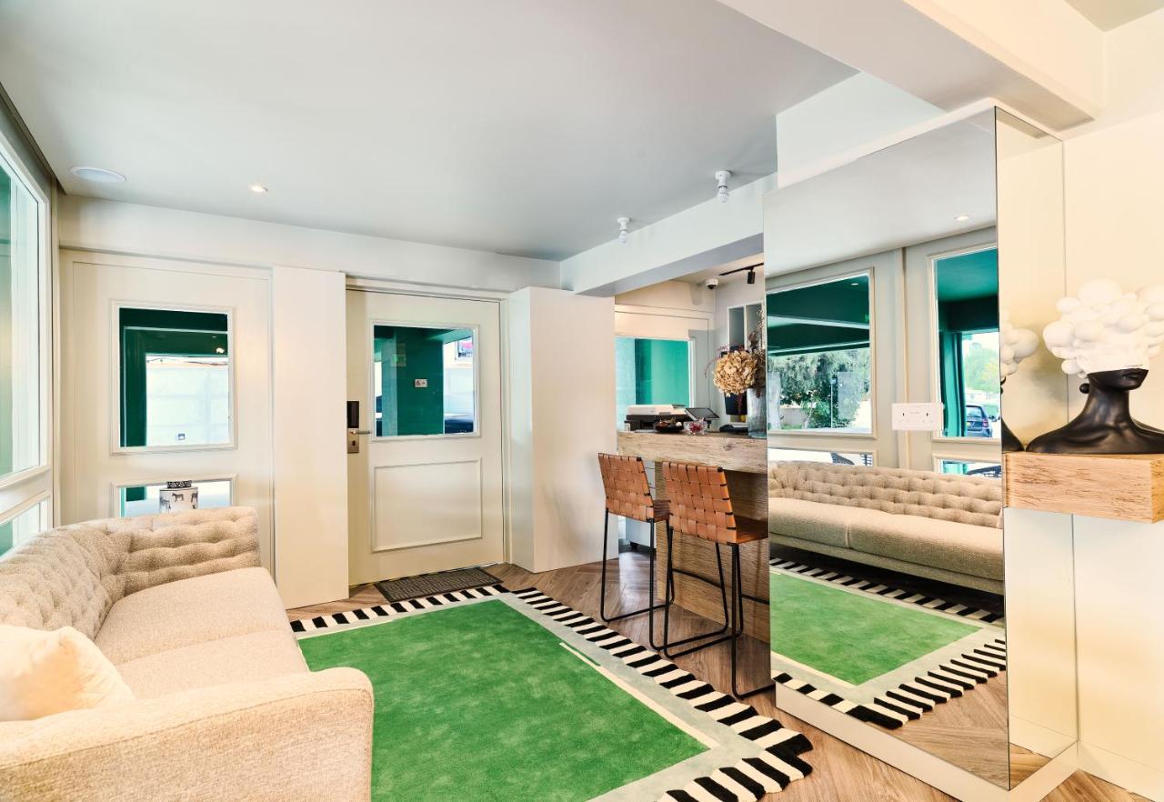 Liv The City Suites Adults Only Λάρνακα Εξωτερικό φωτογραφία
