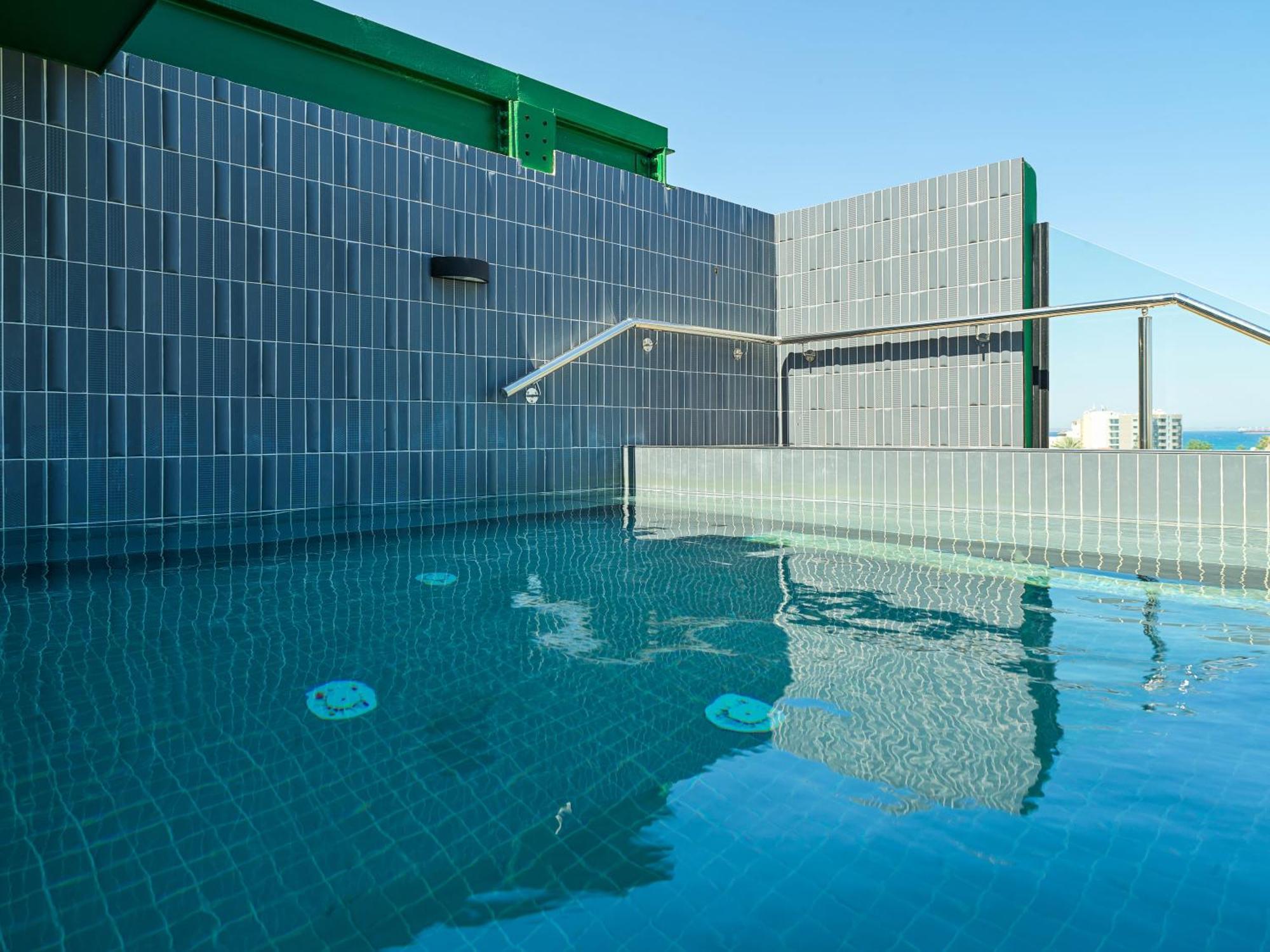 Liv The City Suites Adults Only Λάρνακα Εξωτερικό φωτογραφία